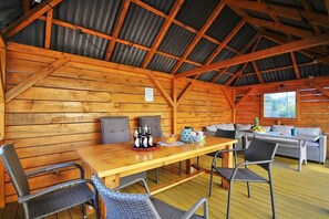 Dining - Comfortable 3-room apartment close to the sea (Ustronie Morskie)