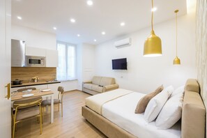 Comfort Apartment - 4 Stelle Housing - Rooms and Apartments (Naples)