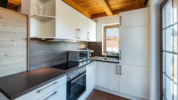 雪櫃、微波爐、焗爐、爐具