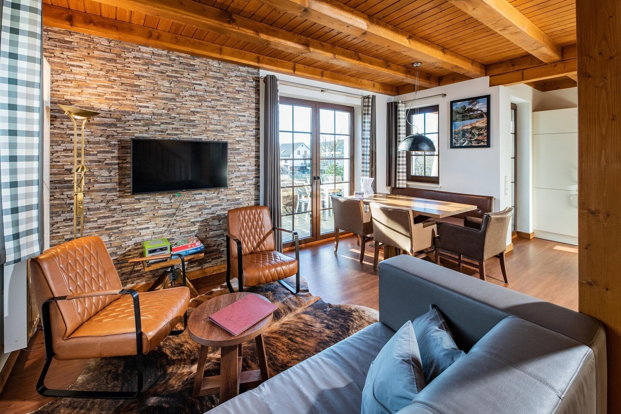 Smart-TV, Kamin, Stereoanlage