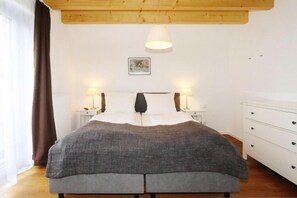 1 間睡房、熨斗/熨衫板、上網