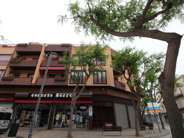 Exterior - Central Apartment 20m from Beach with A/C and Terrace (Llançà)