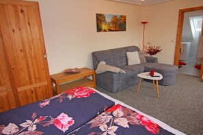 2 bedrooms, travel crib, free WiFi, bed sheets