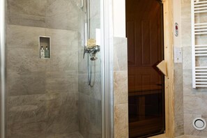 Shower - Luxushaus Boddenküste mit Sauna (Fuhlendorf)