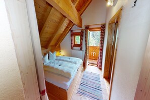 4 bedrooms, travel crib, free WiFi - Chalet in Wildkogel near Ski Slopes & Pool (Neukirchen)