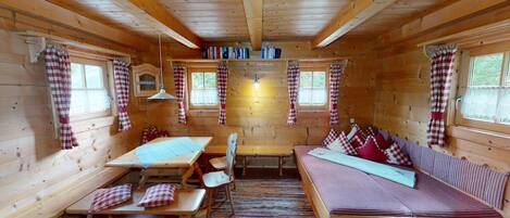 4 habitaciones, cuna de viaje y wifi gratis