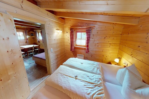 4 Schlafzimmer, Reisekinderbett, kostenloses WLAN