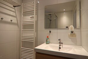 Shower, hair dryer - Ferienwohnung Hexenzauber I in Braunlage (Braunlage)
