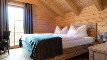 3 bedrooms, travel cot, free WiFi, bed sheets