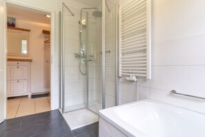 Shower, hair dryer - Ferienwohnung, St. Peter-Ording (St. Peter-Ording)
