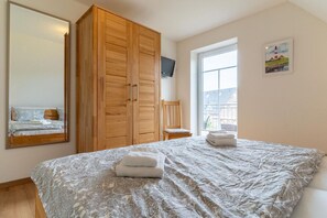 2 camere, culla da viaggio, Wi-Fi gratuito