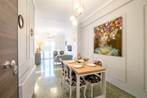 Departamento de diseñador, 2 habitaciones | Comedor