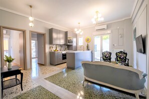 Departamento de diseñador, 2 habitaciones | Área de sala de estar