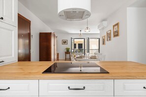 Apartment | 2 bedrooms - Classic Urban Flat in Malaga City Center - Mal05 (Málaga)