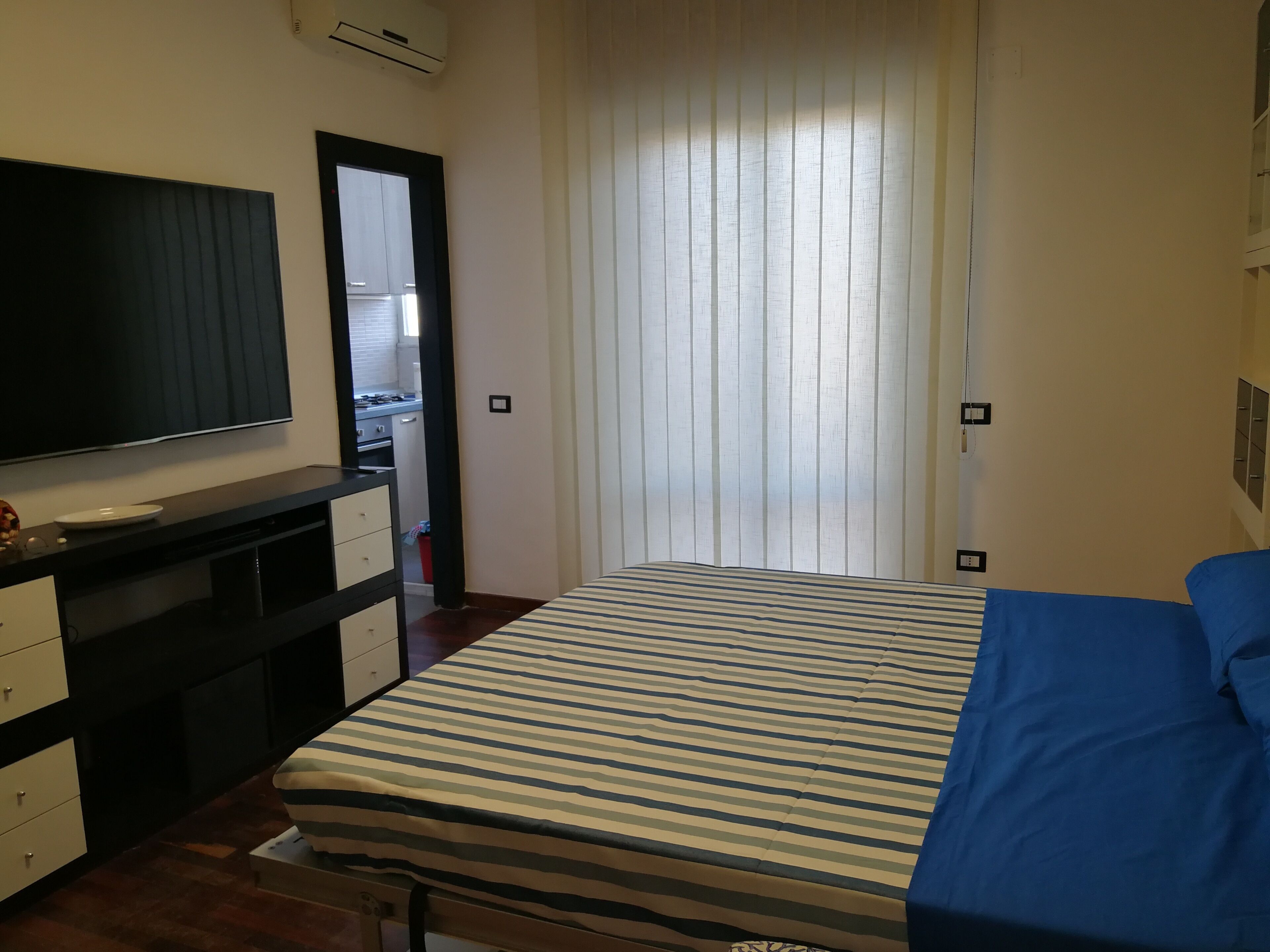 1 camera, ferro/asse da stiro, Wi-Fi, lenzuola