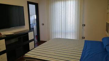 1 camera, ferro/asse da stiro, Wi-Fi, lenzuola