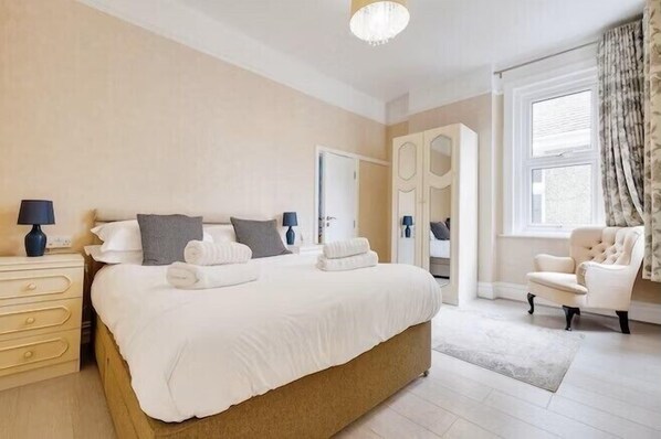 Family Villa | 6 bedrooms, free WiFi, bed sheets