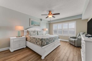 3 habitaciones, tabla de planchar con plancha, internet y ropa de cama 