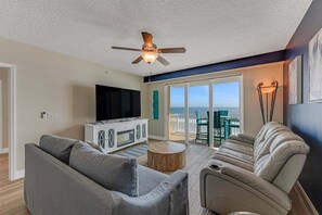 TV - Driftwood Escape at The Aruba - Pool/Hot tub open! (Daytona Beach)