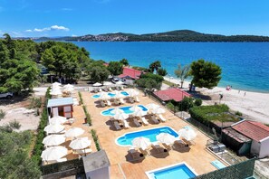 Pool - Medena Apartment in Seget Donji, Trogir (Trogir - Seget Donij)