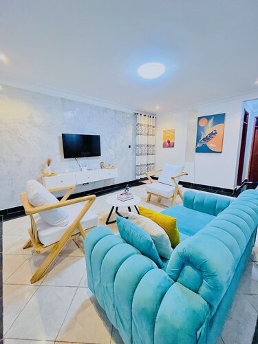 Apartment unit- white Lilly