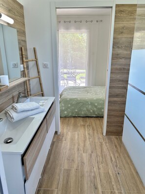 3 chambres, bureau, fer et planche à repasser, Wi-Fi gratuit