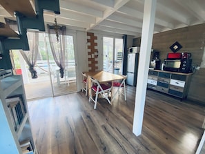 Dining - Naturist chalet at La Jenny, at the foot of the ocean (Le Porge)