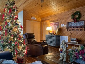 Lobby - Escape to the serene Diamond Creek Cabin (Bryson City)