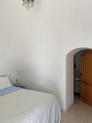 2 bedrooms, bed sheets