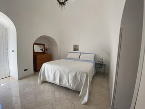 2 bedrooms, bed sheets