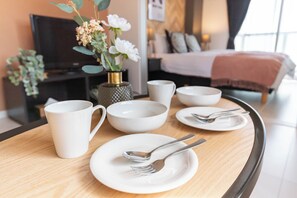 Comfort Apartment | Private kitchen | Full-sized fridge, microwave, stovetop, electric kettle - Bijou Suites Bloom (Osaka)