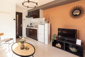 Appartement Confort | Aire de séjour | Téléviseur à écran plat de 32 po avec télévision numérique