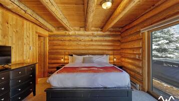 5 bedrooms, iron/ironing board, travel crib, WiFi