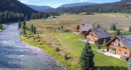 Luxury Along the Gallatin! Huge Spacious Cabin