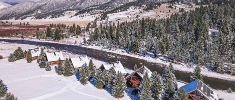 منظر من الجو على ارتفاع عالٍ