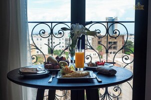 Premium Room, Non Smoking, City View | Minibar, in-room safe, individually decorated, individually furnished