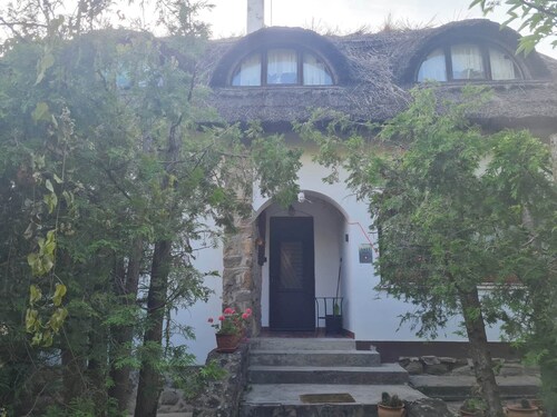  Village  in Wonderful TIHANY for party  or family holiday max18 person!

