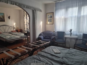 5 bedrooms, WiFi, bed sheets