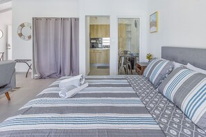 In-room safe, desk, iron/ironing board, free WiFi
