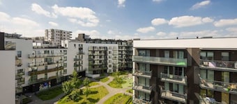 Stylish Apartment | Two Bedrooms | Workspace.