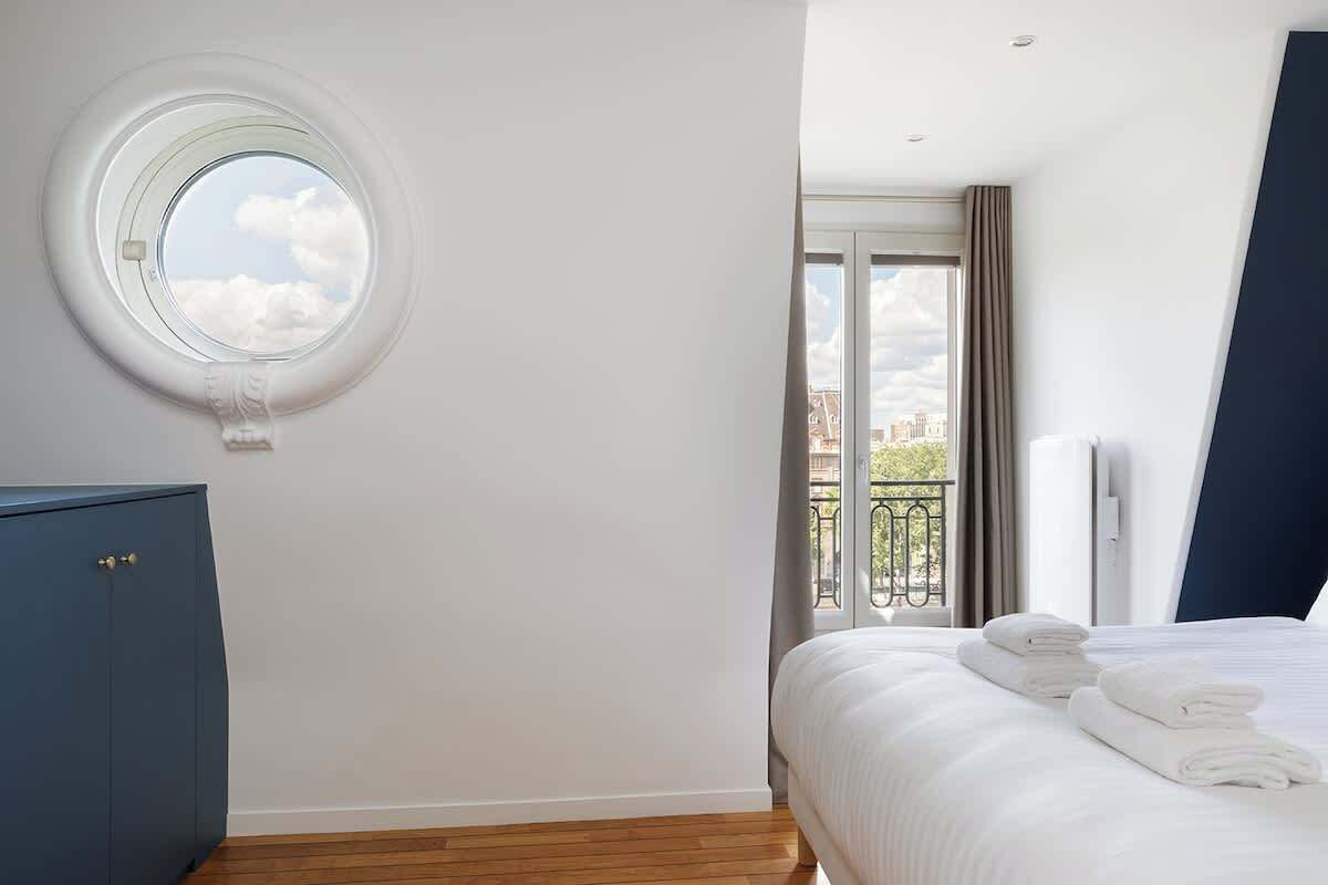 2 bedrooms, travel crib, WiFi, bed sheets