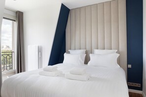 2 bedrooms, travel cot, WiFi, bed sheets - An Amazing 2-BR/1BA Duplex au Quai des Orfèvres (Paris)