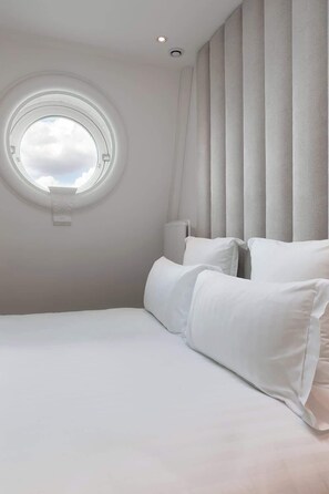 2 bedrooms, travel cot, WiFi, bed sheets - An Amazing 2-BR/1BA Duplex au Quai des Orfèvres (Paris)