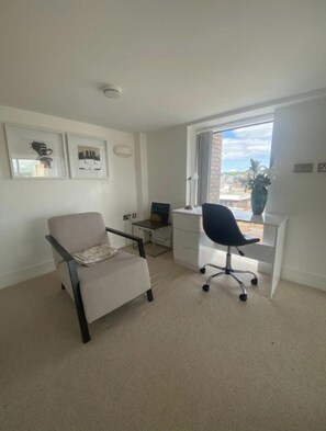 Interior - 2 Level American Loft Style Apartment With Balcony (Luton)