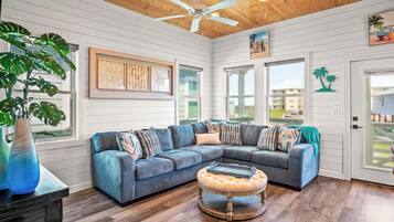 Televisión, reproductor de DVD, oficina