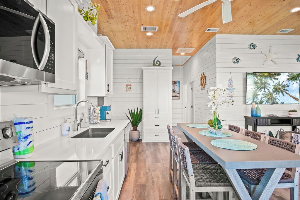 Refrigerador, microondas, horno, placa de cocina