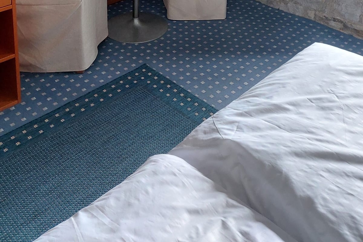 Hypo-allergenic bedding available, in-room safe, laptop workspace