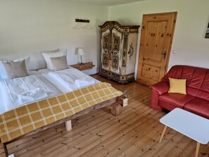 Quarto casal conforto | Individualmente decorados, individualmente mobiliados, escrivaninha