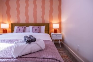 5 bedrooms, desk, iron/ironing board, travel cot