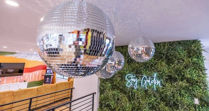 Mini Golf | Movie Theater | 2 King Beds | Arcade